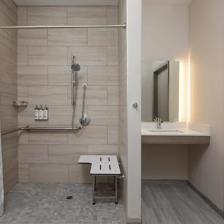 Holiday Inn Express Hotel & Suites Ventura Harbor By Ihg-2
