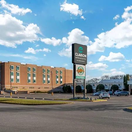 Clarion Hotel & Suites Brandon-2