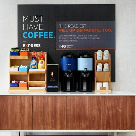 Holiday Inn Express Hotel & Suites Salem By Ihg-2