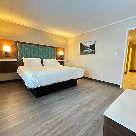 Travelodge By Wyndham Amherst-3