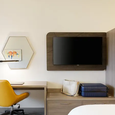 Holiday Inn Express Hotel & Suites Bloomington-Normal University Area By Ihg-3