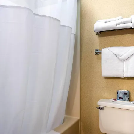Quality Inn At Bangor Mall-2