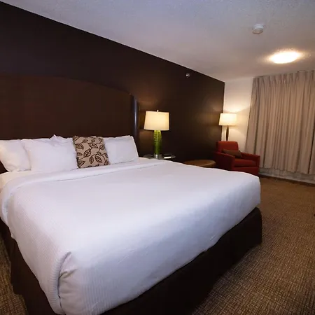 Alliance Hotel & Suites, A Howard Johnson By Wyndham-3