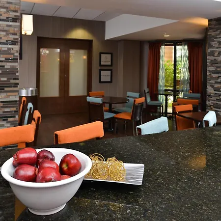 Hampton Inn Chicago-Carol Stream-3