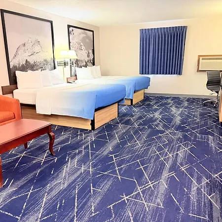 Super 8 By Wyndham Hot Springs-3