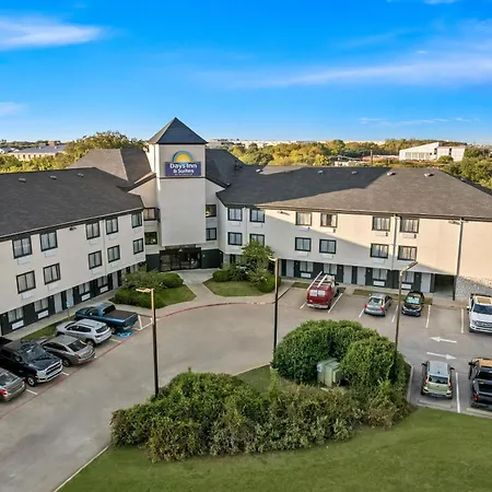 Days Inn & Suites By Wyndham Desoto-3