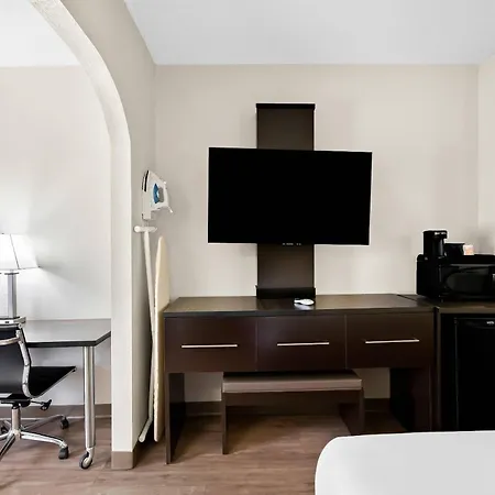 Quality Inn & Suites Monticello-2