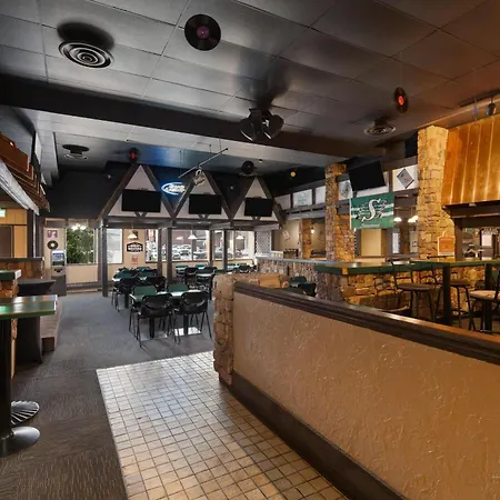 Ramada Plaza By Wyndham Regina Downtown-2