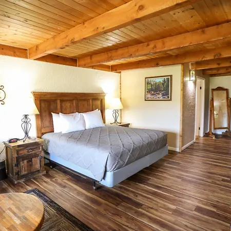 The Boulder Creek Lodge-2