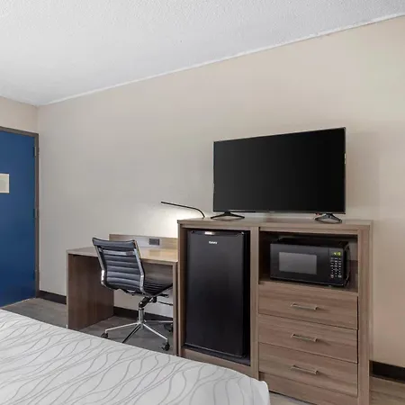 Days Inn By Wyndham Victoria Tx East-2