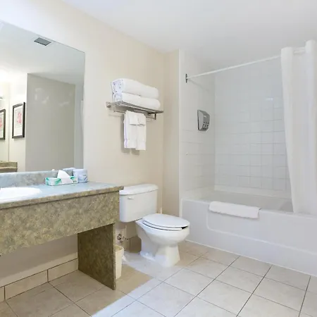 Lakeview Inns & Suites - Okotoks-2