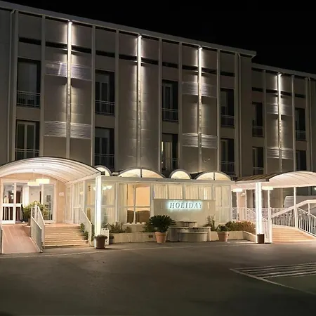 Hotel Holiday-3
