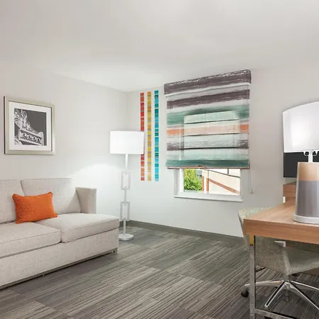 Hampton Inn & Suites Atlanta Buckhead Place-3