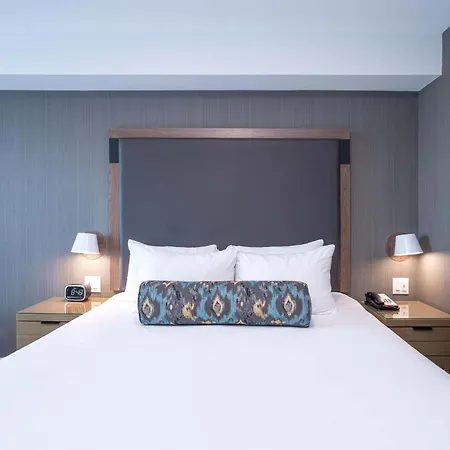Sandman Signature Ottawa Airport Hotel-3