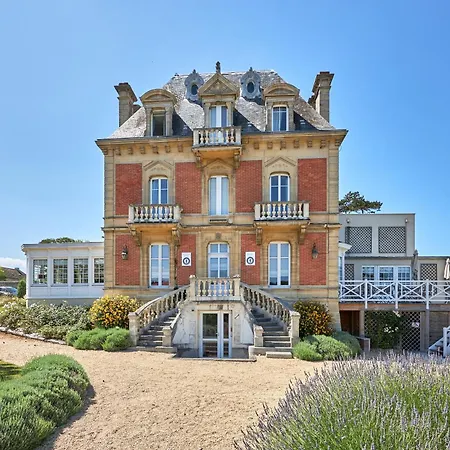 Les Villas d'Arromanches, Les Collectionneurs-3
