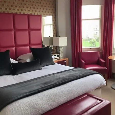 Hastings House 9-Bedroom Holiday House-2