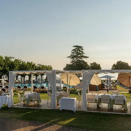 Splendido Bay Luxury Spa Resort-3