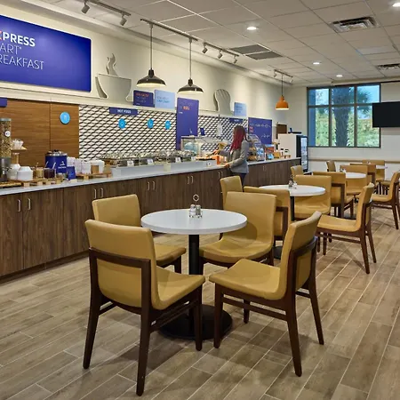 Holiday Inn Express & Suites Charleston Dwtn - Medical Ctr By Ihg-3