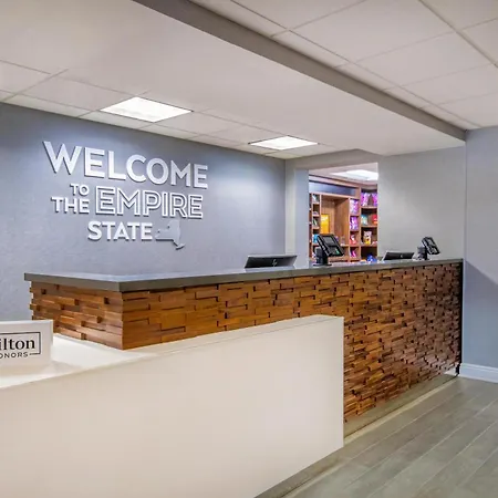 Hampton Inn East Aurora-3