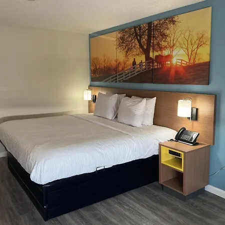 Days Inn & Suites By Wyndham Festus-3