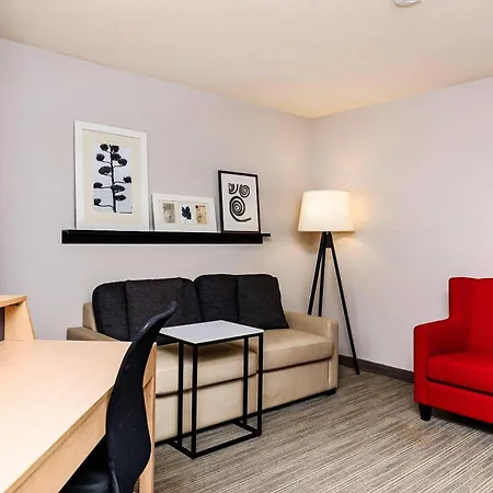 Country Inn & Suites By Radisson, Appleton Airport - Fox River Mall Area-3