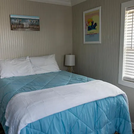 Blue Dolphin Inn And Cottages-2