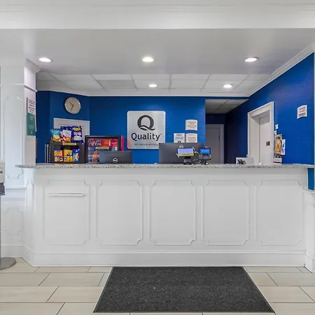 Quality Inn & Suites Edgefield-3