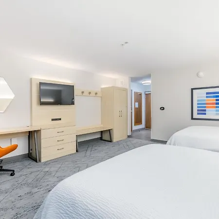 Holiday Inn Express & Suites - Medford By Ihg-2