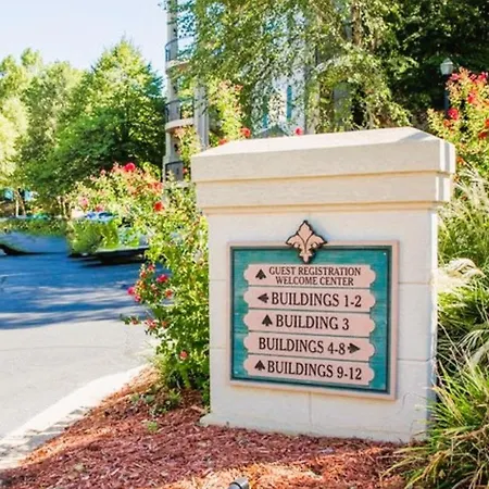 French Quarter Resort By Coolvacay-3