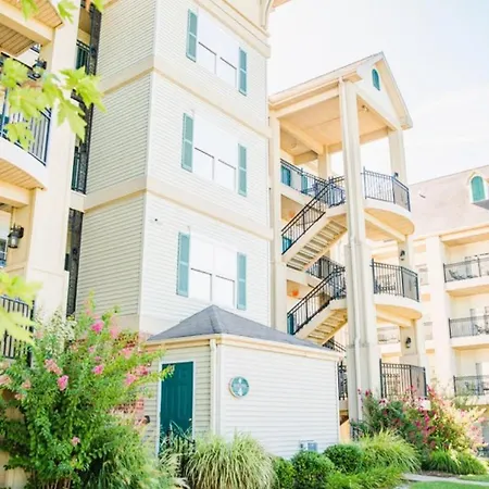 French Quarter Resort By Coolvacay-2