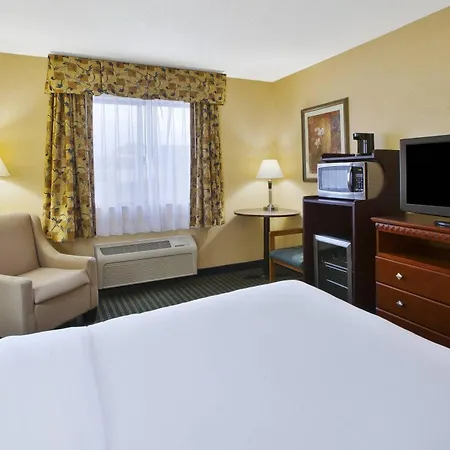 Quality Inn Marshall Near I-69-2