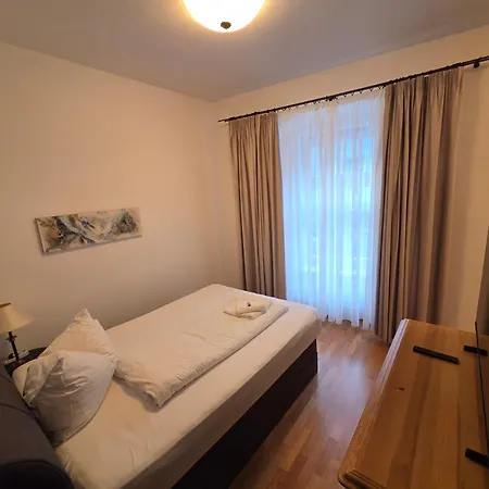 Hotel Der Greif-2