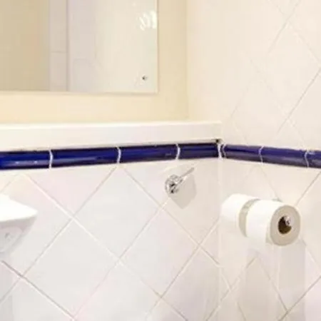 Travelodge Perth Central-2
