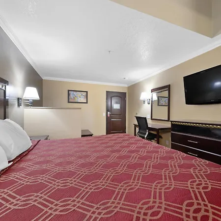 Econo Lodge Inn & Suites Fallbrook Downtown-2