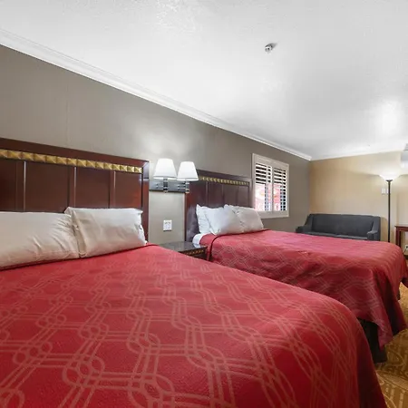 Econo Lodge Inn & Suites Fallbrook Downtown-3