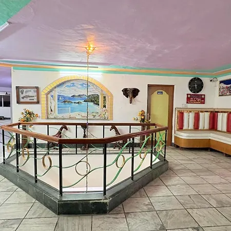 Hotel Taj Plaza, Just A 5-Minute Walk From The Taj Mahal 600 Meters-3