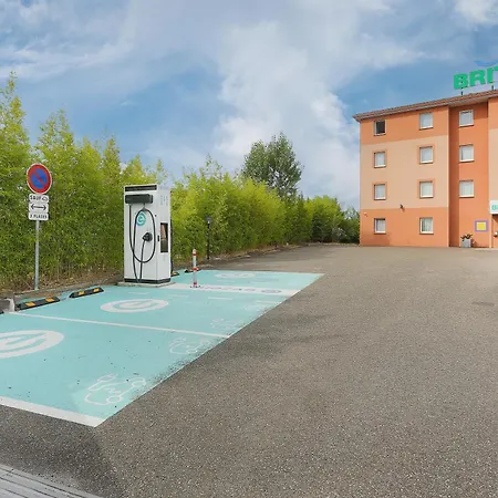 Brit Hotel Confort Montauban-3