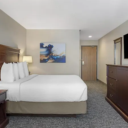 Best Western Plus Grand-Sault Hotel & Suites-3