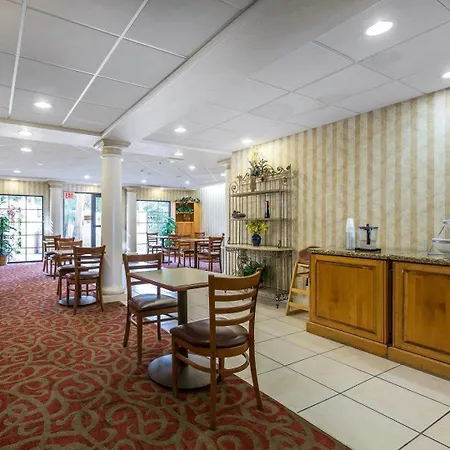 Comfort Suites Palm Desert I-10-3