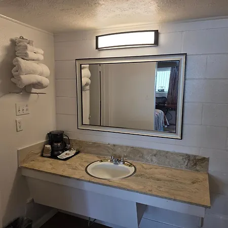 Economy Inn-2