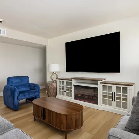 456 Embarcadero Inn & Suites-2