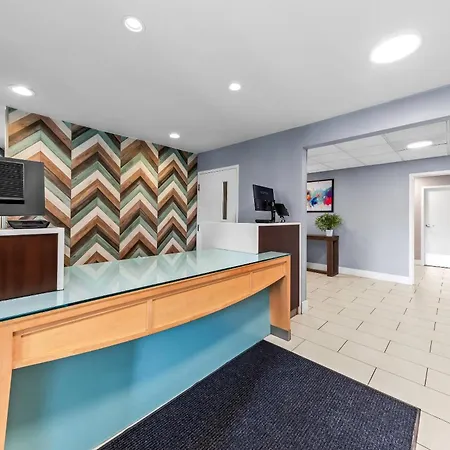 Mainstay Suites Cincinnati Blue Ash-2