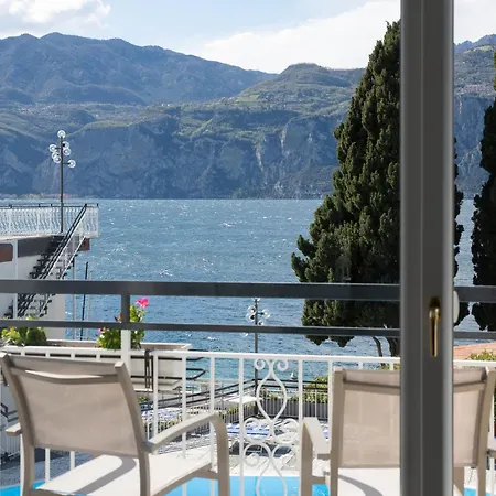 Hotel Excelsior Bay-3