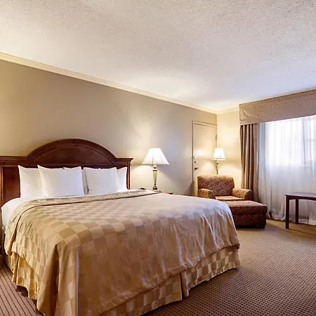 Clarion Inn Garden City-3