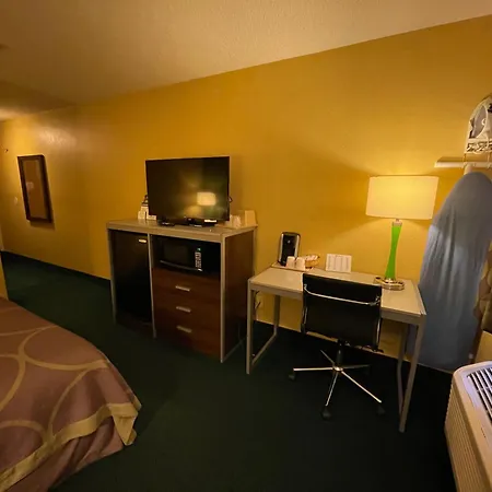 Super 8 By Wyndham Van Buren/Ft. Smith Area-3