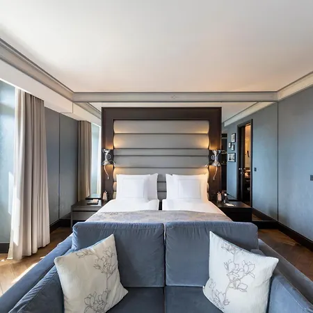 Royal Savoy Hotel & Spa-2