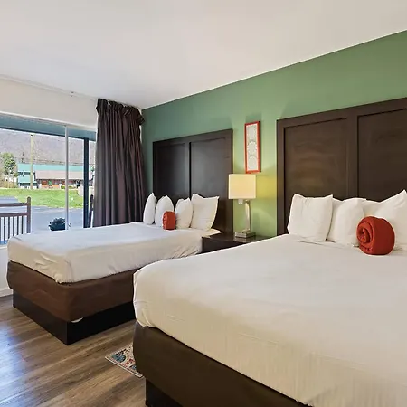 Castlewood Inn-2