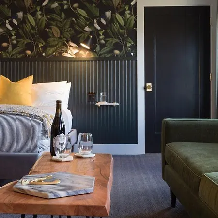 The Inn Downtown - Portsmouth, Nh-3