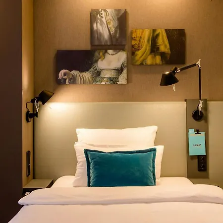Motel One Amsterdam-Waterlooplein-2