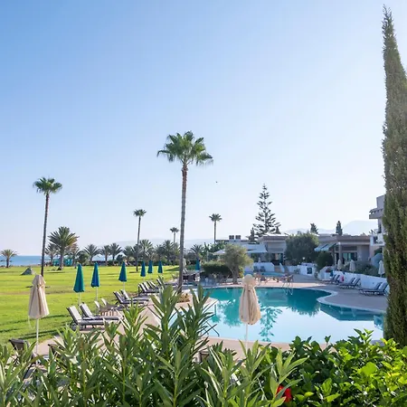 Natura Beach Hotel And Villas-2